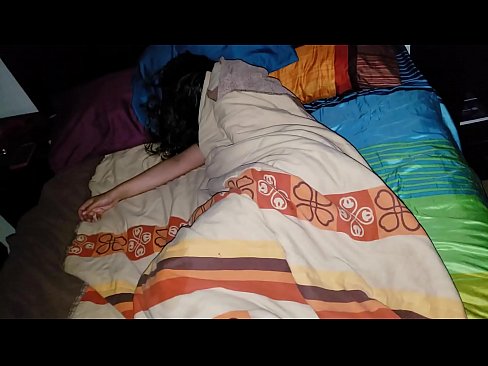 ❤️ ස්ටේප්සන් තම තරුණ සුළු මව නිදා සිටියදී ඇයට බැණ වදියි. ☑ Sex video අප වෙත